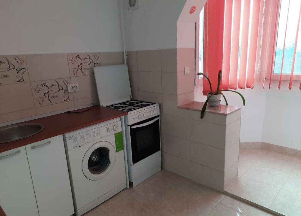 Apartament doua camere, zona Gheorghe Doja, Ploiesti.