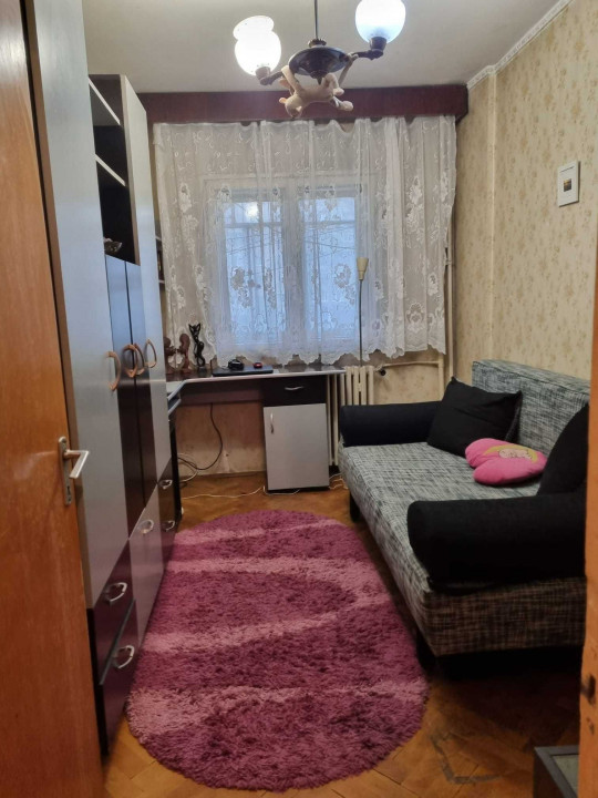 Apartament spatios, situat pe Bulevardul Repiblicii.