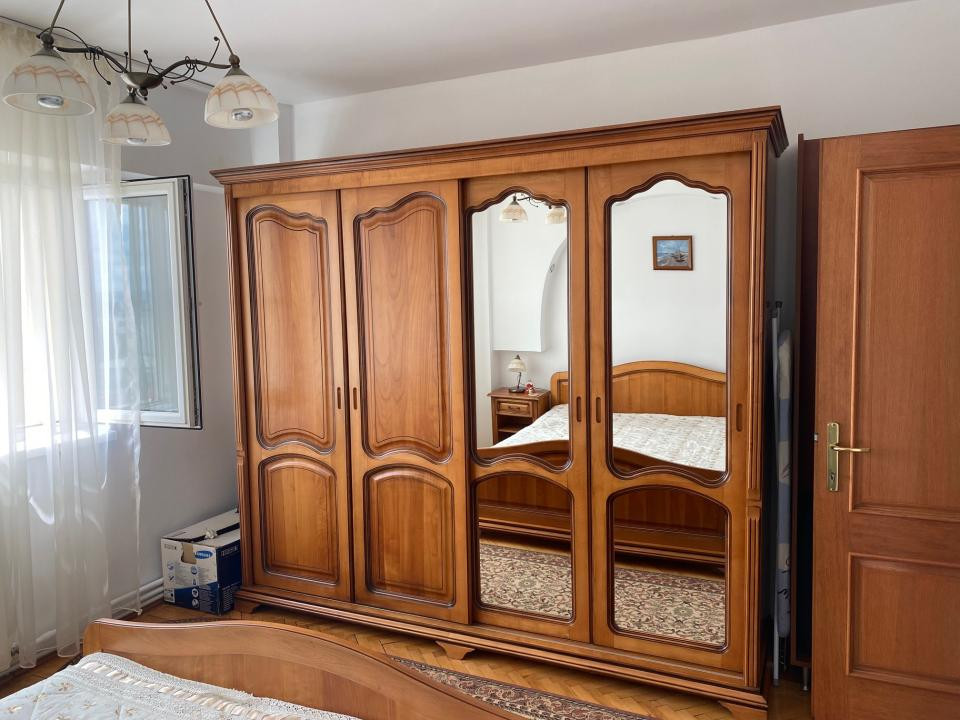 Apartament 2 camere, mobilat, zona ultracentrala a Orasului Ploiesti.