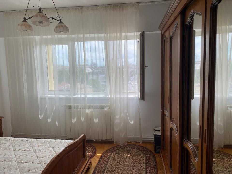 Apartament 2 camere, mobilat, zona ultracentrala a Orasului Ploiesti.