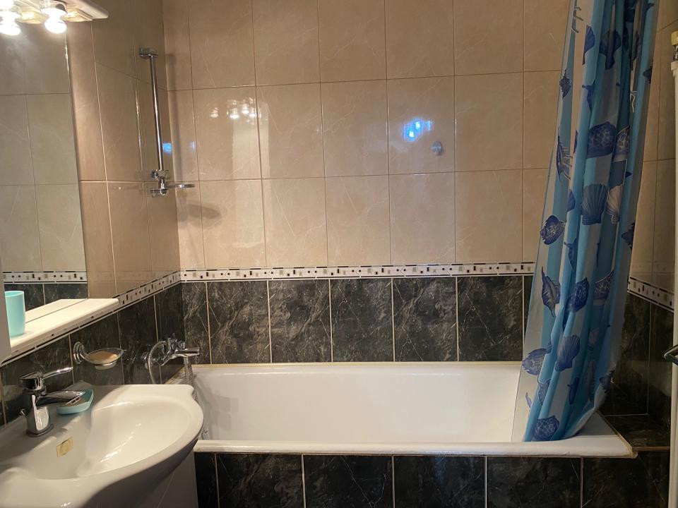 Apartament 2 camere, mobilat, zona ultracentrala a Orasului Ploiesti.